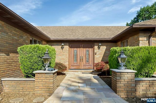 733 1st Street, Lyndhurst, NJ 07071