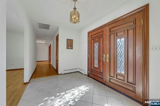 733 1st Street, Lyndhurst, NJ 07071