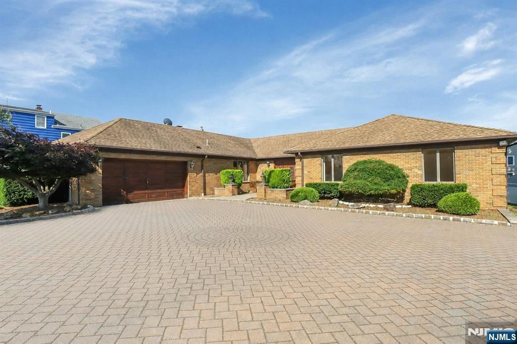 733 1st Street, Lyndhurst, NJ 07071