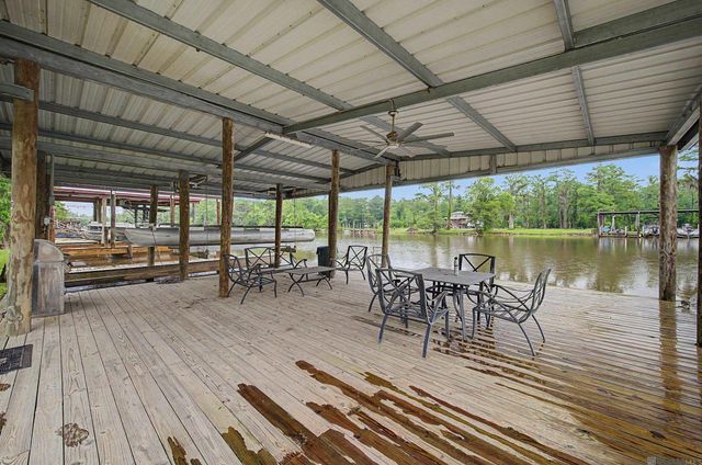 18586 River Bend Rd, Maurepas, LA 70449