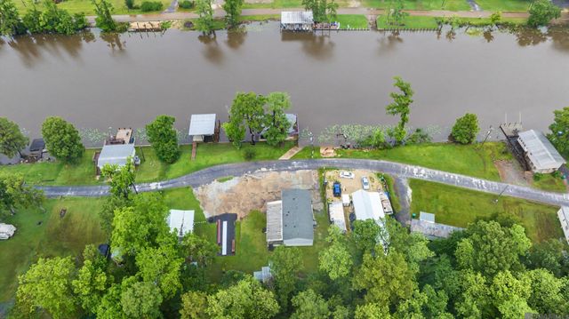 18586 River Bend Rd, Maurepas, LA 70449