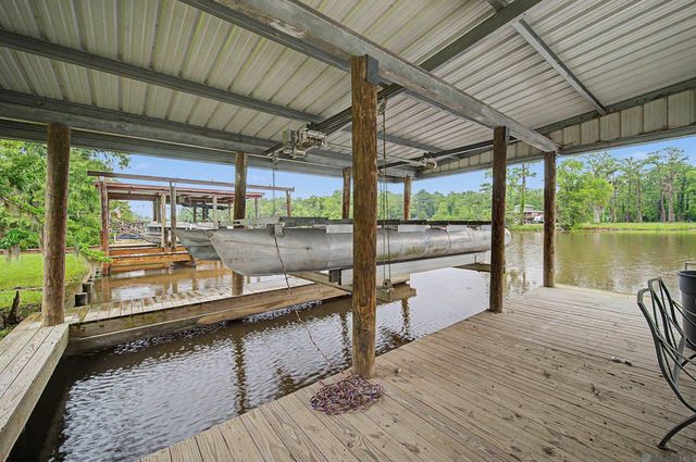 18586 River Bend Rd, Maurepas, LA 70449