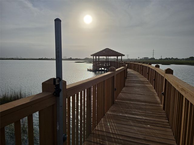 9822 Tulum Court, Galveston, TX 77554