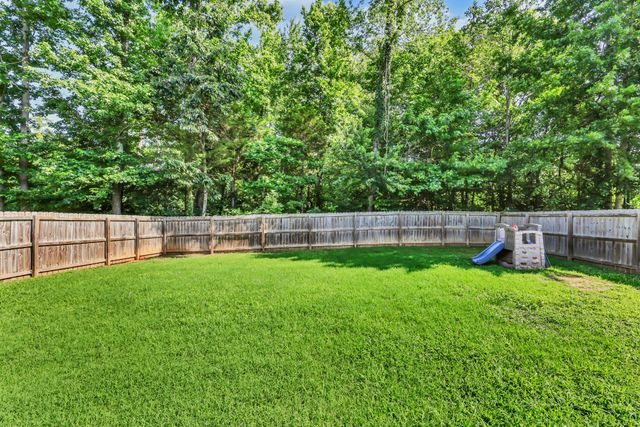 550 Medallion Cir, Clarksville, TN 37042