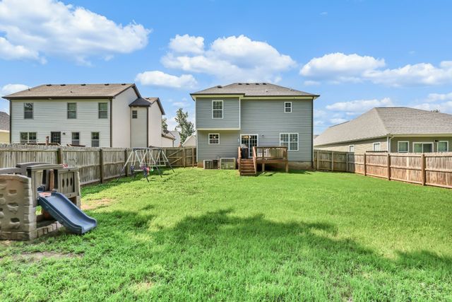 550 Medallion Cir, Clarksville, TN 37042