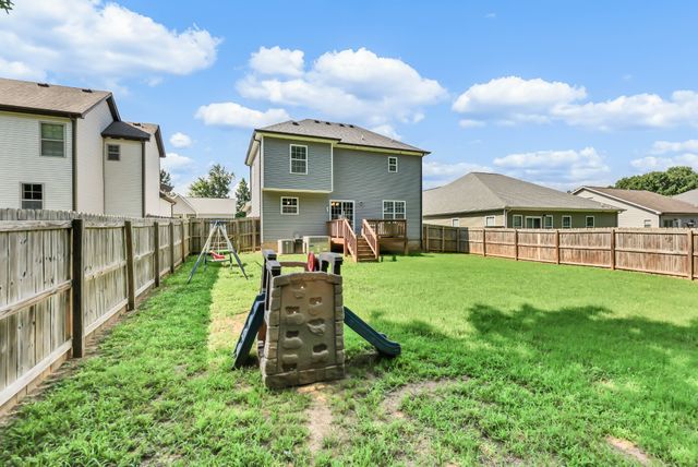 550 Medallion Cir, Clarksville, TN 37042
