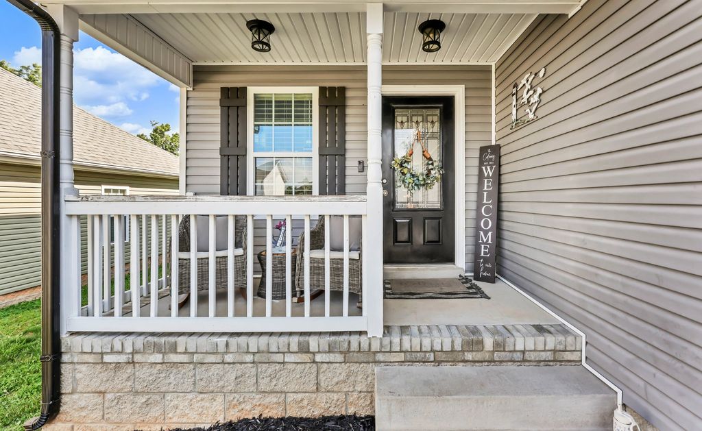 550 Medallion Cir, Clarksville, TN 37042