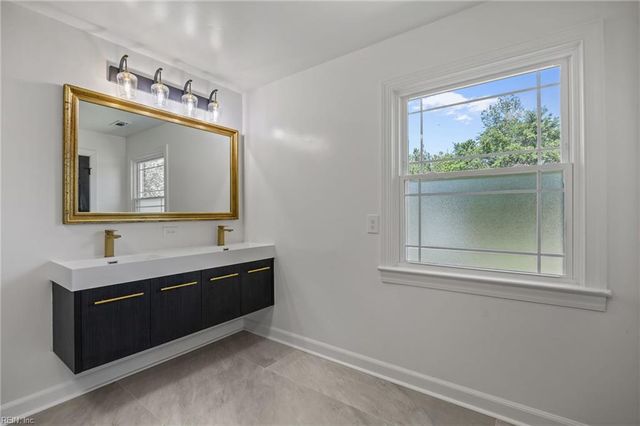 2412 Benefit RD, Chesapeake, VA 23322