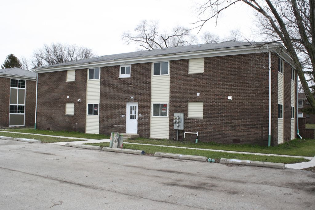 304 Wilshire Drive, Sandwich, IL 60548