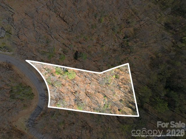 000 Signature Row Boulevard 10, Waynesville, NC 28785