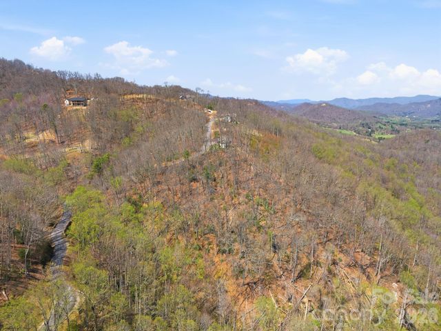 000 Signature Row Boulevard 10, Waynesville, NC 28785