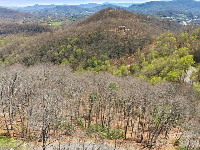 000 Signature Row Boulevard 10, Waynesville, NC 28785