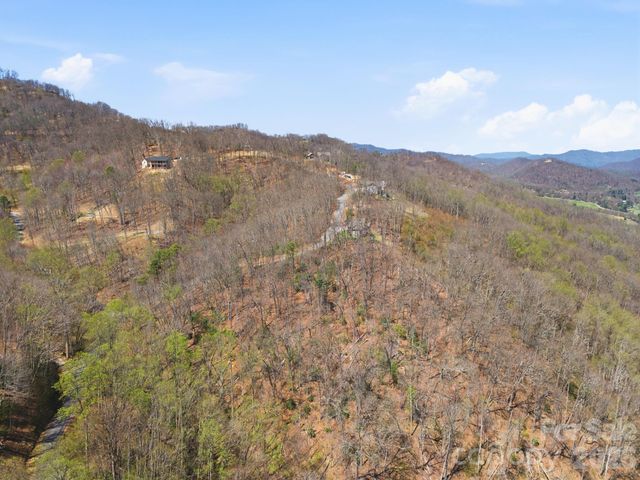 000 Signature Row Boulevard 10, Waynesville, NC 28785