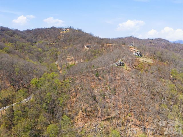 000 Signature Row Boulevard 10, Waynesville, NC 28785