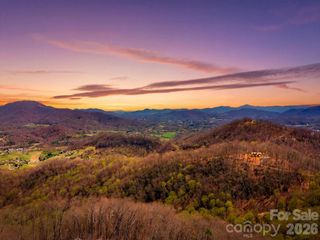 000 Signature Row Boulevard 10, Waynesville, NC 28785