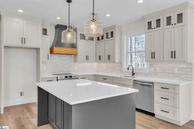 27 Barnett Valley Court, Travelers Rest, SC 29690