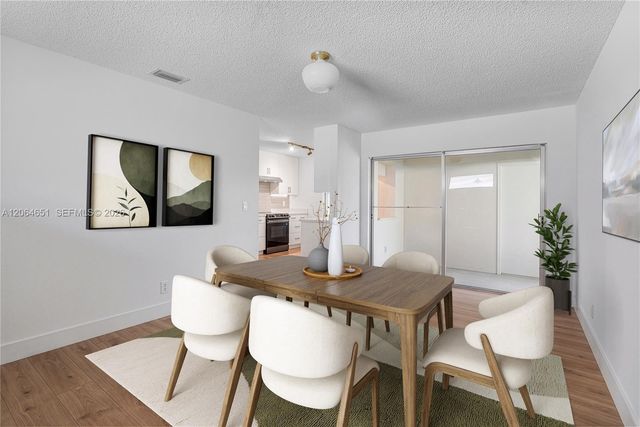 8830 NW 17th St, Plantation, FL 33322