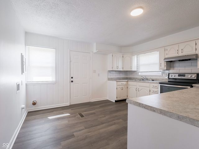 3042 Danbury Road, Indianapolis, IN 46222