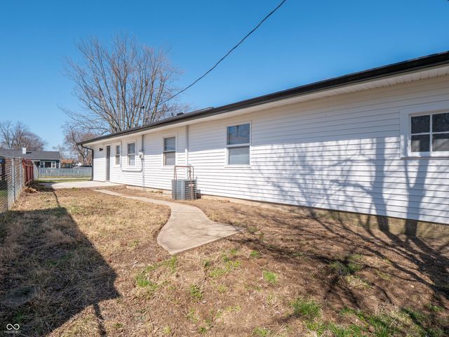 3042 Danbury Road, Indianapolis, IN 46222