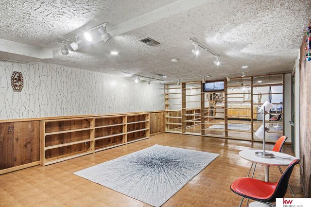 3937 N 95 Street, Omaha, NE 68134