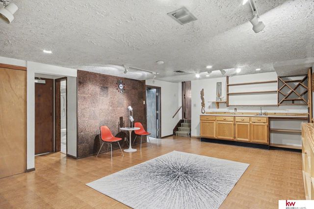 3937 N 95 Street, Omaha, NE 68134