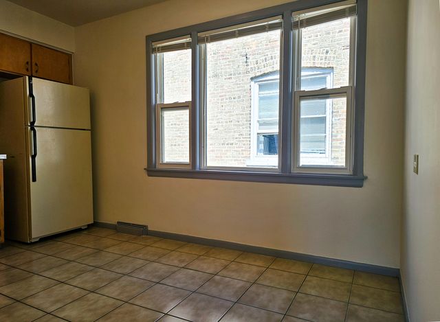 5950 W Schubert Avenue 2W, Chicago, IL 60639