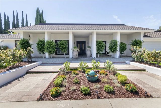 9735 Melvin Avenue, Los Angeles, CA 91324