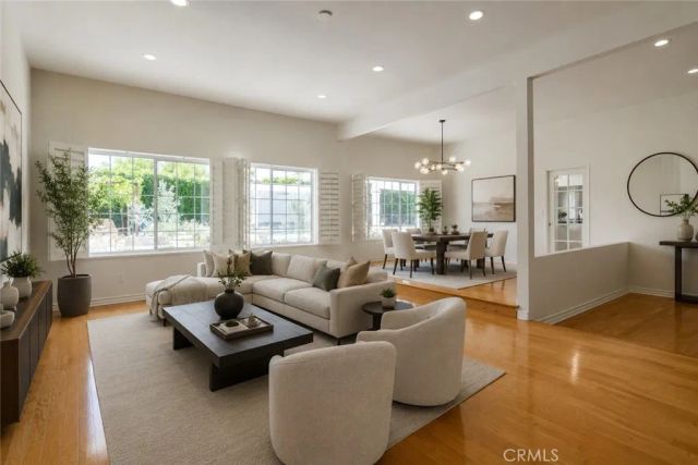 9735 Melvin Avenue, Los Angeles, CA 91324