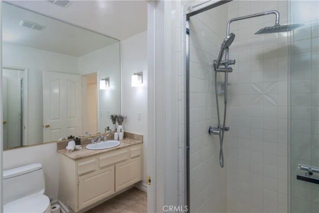 9735 Melvin Avenue, Los Angeles, CA 91324