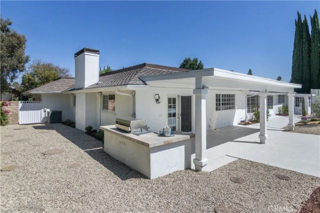 9735 Melvin Avenue, Los Angeles, CA 91324
