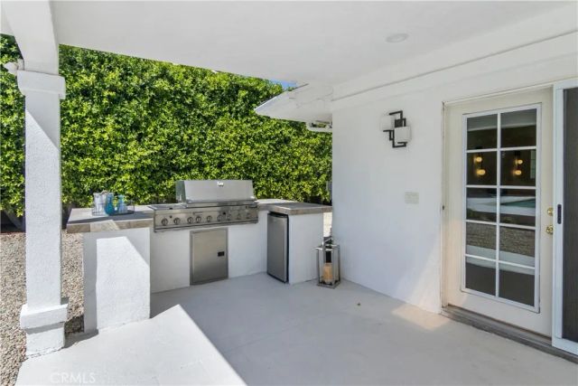 9735 Melvin Avenue, Los Angeles, CA 91324