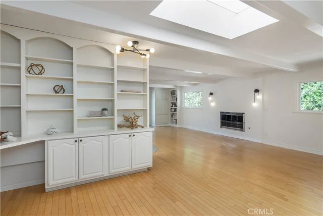 9735 Melvin Avenue, Los Angeles, CA 91324