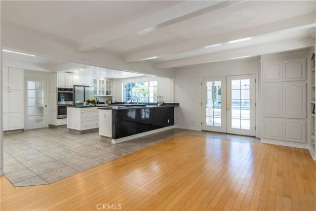 9735 Melvin Avenue, Los Angeles, CA 91324