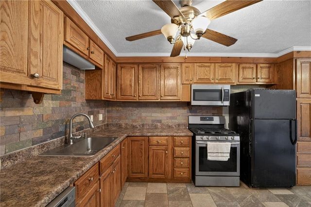 317 Garden Avenue SE, Lindale, GA 30147