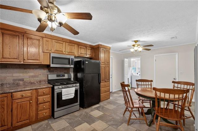 317 Garden Avenue SE, Lindale, GA 30147