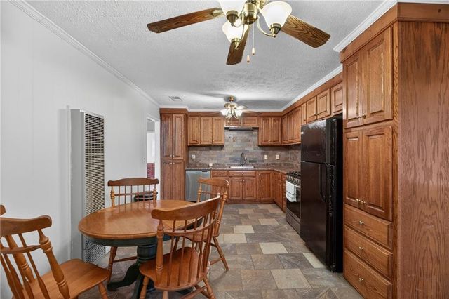 317 Garden Avenue SE, Lindale, GA 30147