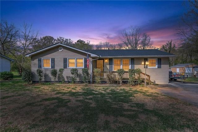 317 Garden Avenue SE, Lindale, GA 30147