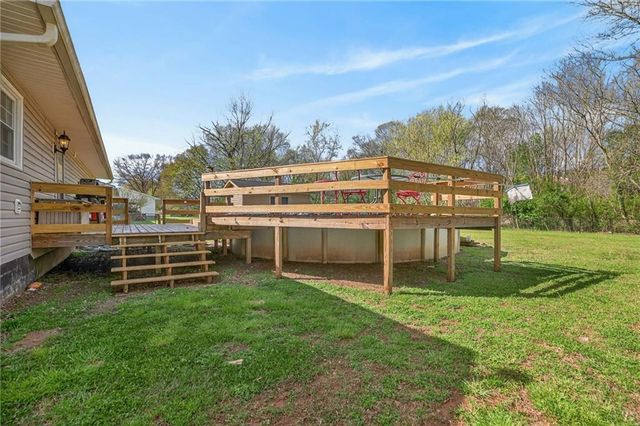 317 Garden Avenue SE, Lindale, GA 30147