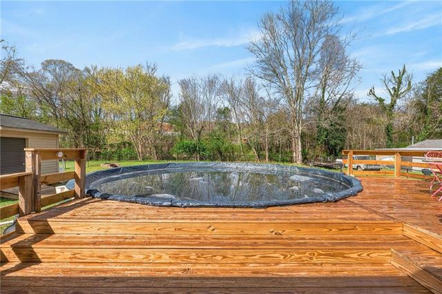 317 Garden Avenue SE, Lindale, GA 30147