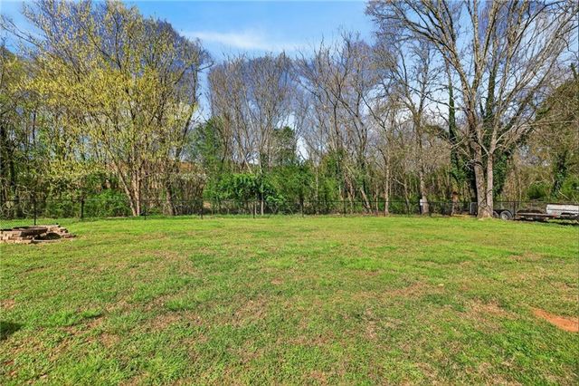 317 Garden Avenue SE, Lindale, GA 30147