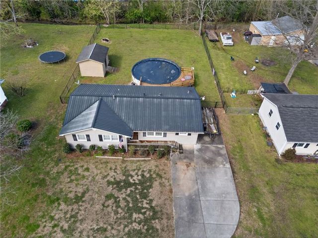 317 Garden Avenue SE, Lindale, GA 30147