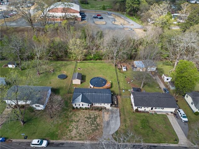 317 Garden Avenue SE, Lindale, GA 30147