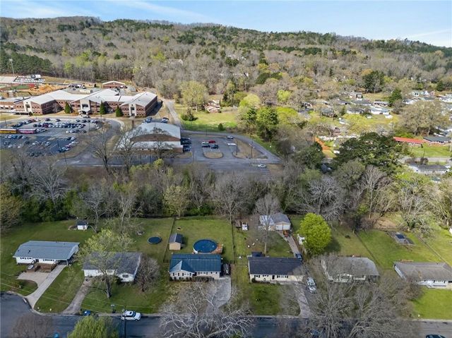 317 Garden Avenue SE, Lindale, GA 30147