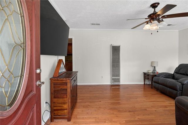 317 Garden Avenue SE, Lindale, GA 30147