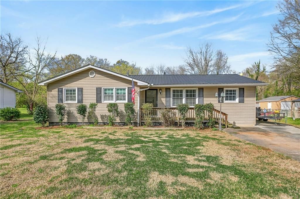 317 Garden Avenue SE, Lindale, GA 30147