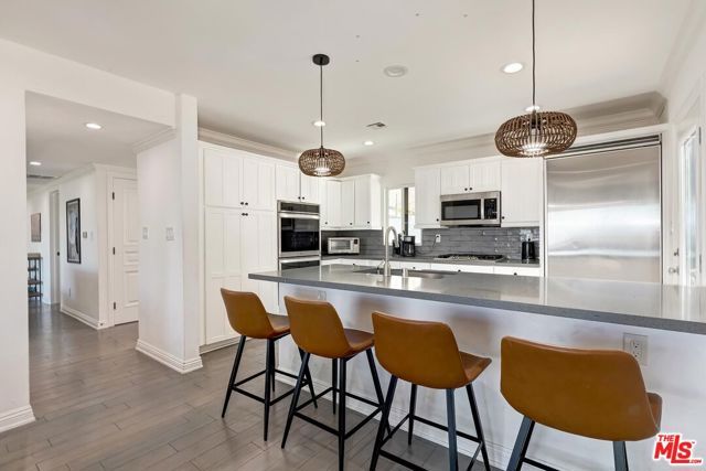 3201 Bonnie Hill Drive, Los Angeles, CA 90068