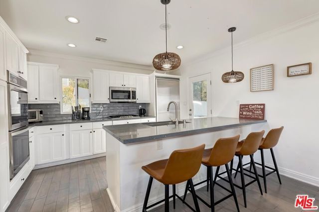 3201 Bonnie Hill Drive, Los Angeles, CA 90068