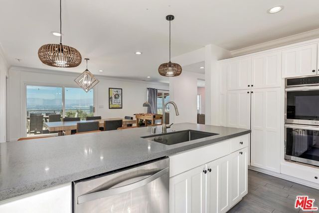 3201 Bonnie Hill Drive, Los Angeles, CA 90068