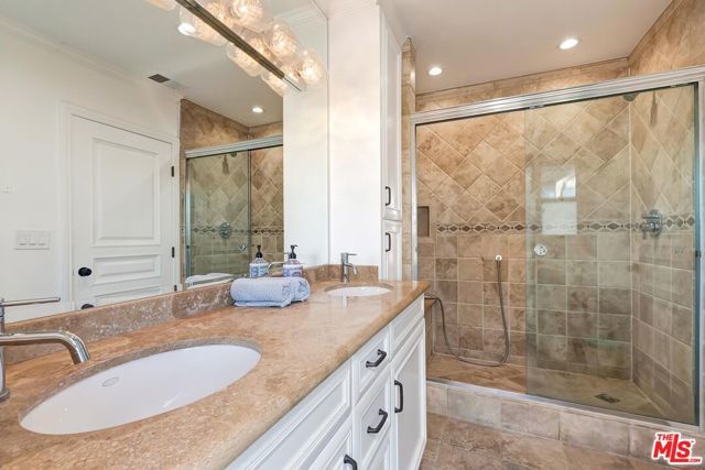 3201 Bonnie Hill Drive, Los Angeles, CA 90068