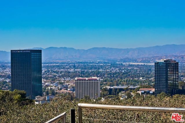 3201 Bonnie Hill Drive, Los Angeles, CA 90068